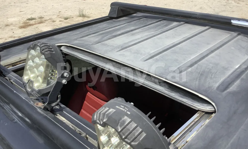 Vehicle photo 6