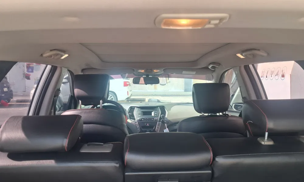 Vehicle photo 4