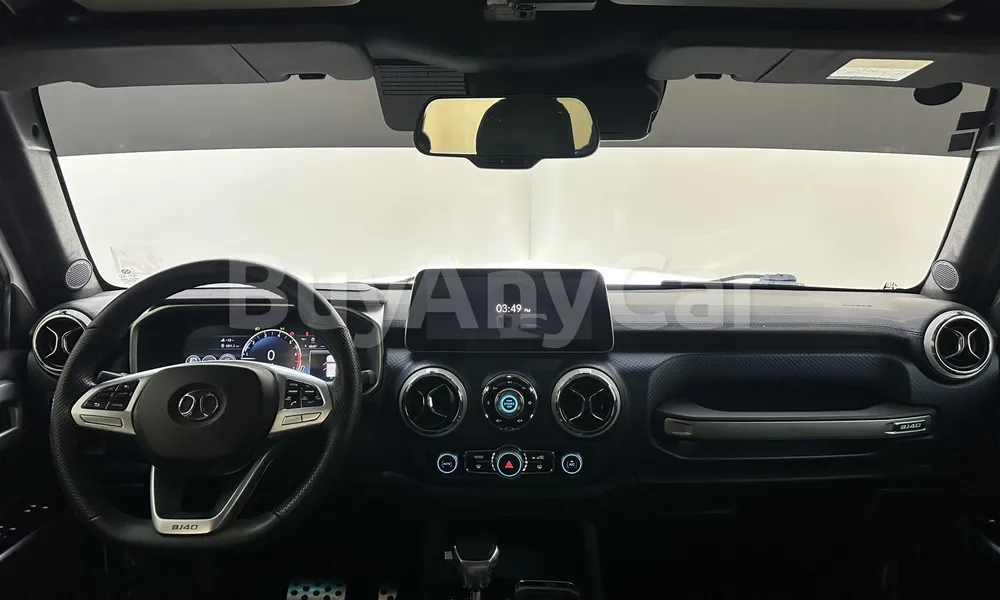 Vehicle photo 9