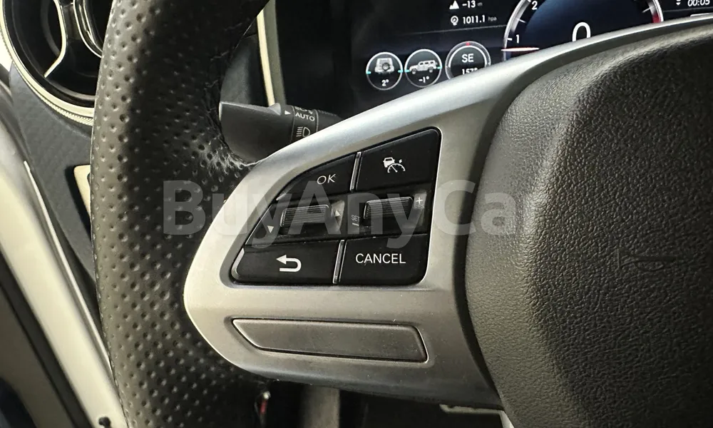 Vehicle photo 15