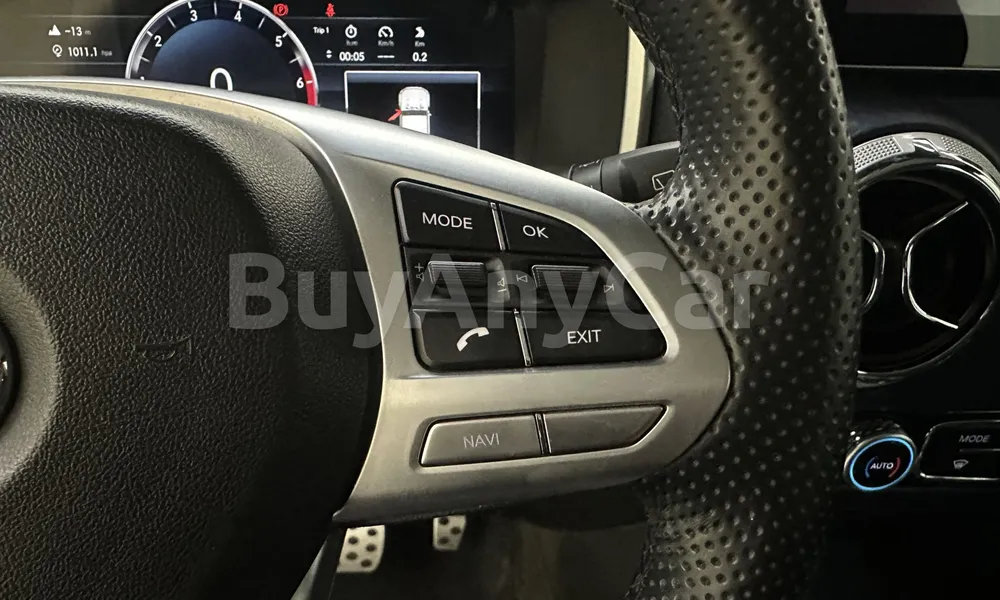 Vehicle photo 14