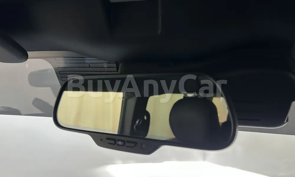 Vehicle photo 10