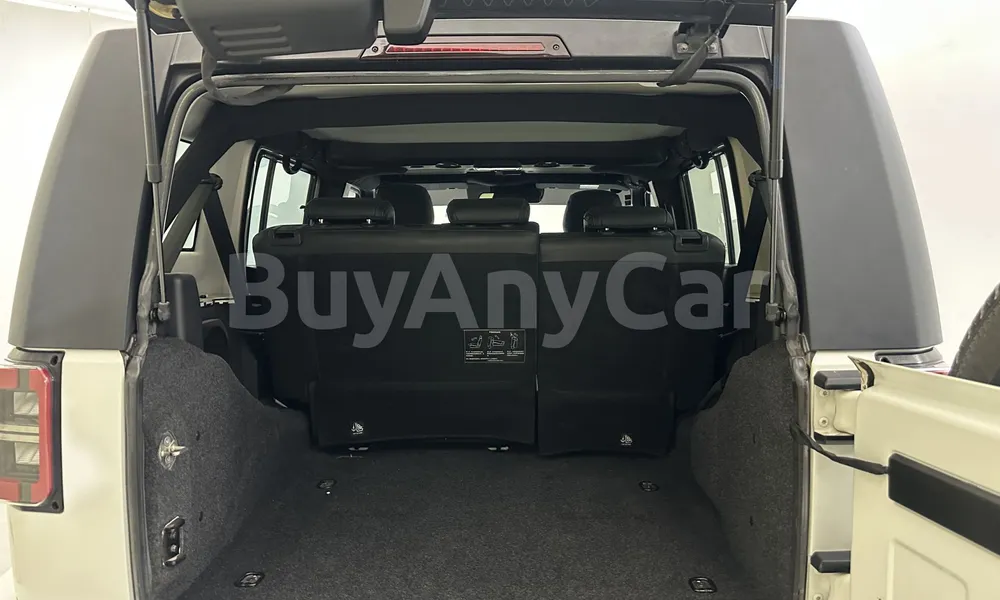 Vehicle photo 13