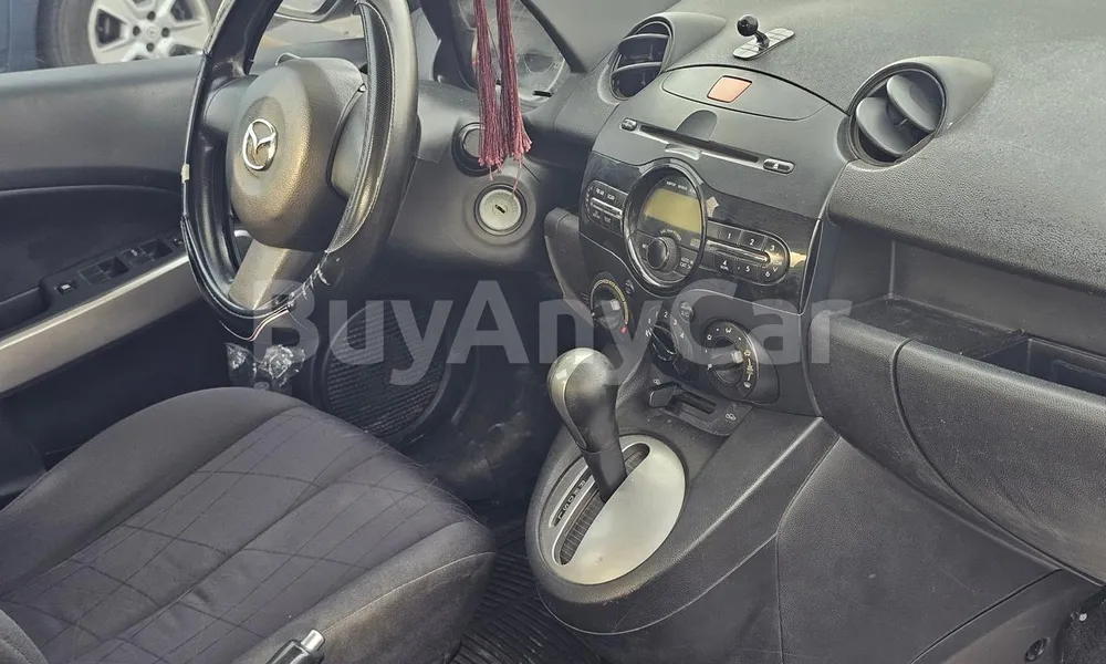 Vehicle photo 5