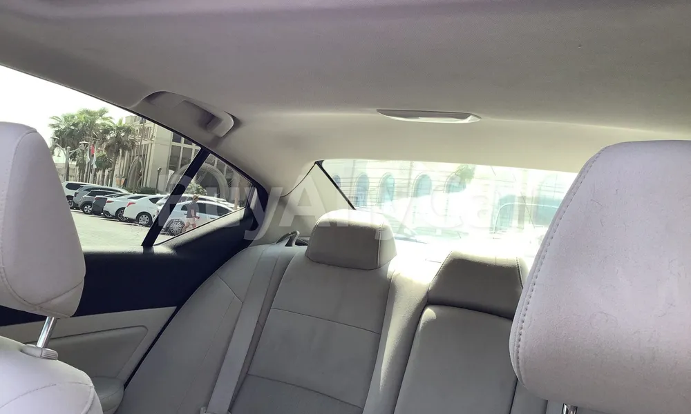 Vehicle photo 9