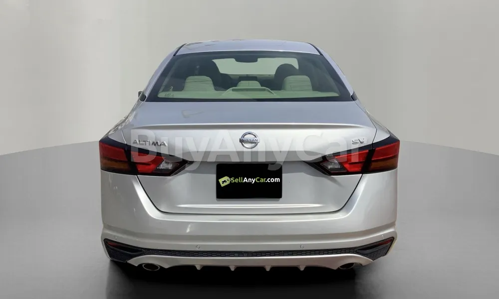 Vehicle photo 2
