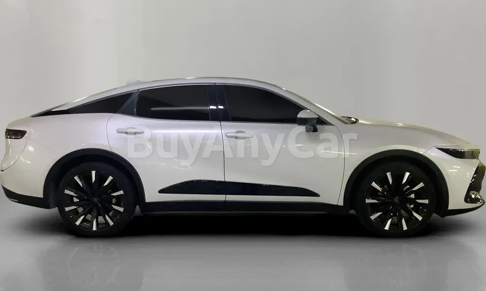 Vehicle photo 3