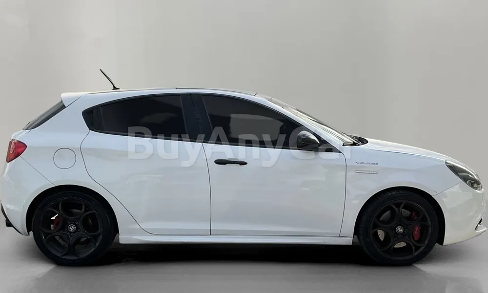 Vehicle photo 4