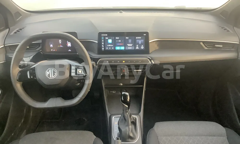Vehicle photo 8
