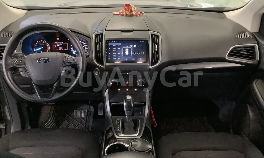 Vehicle photo 8