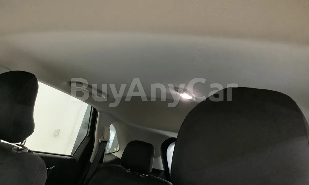 Vehicle photo 9