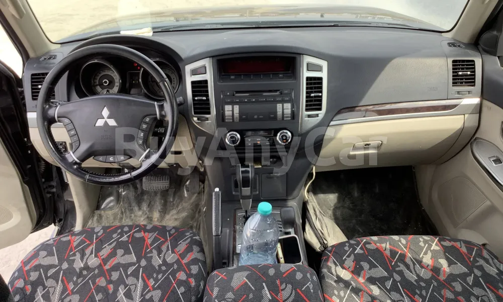 Vehicle photo 9