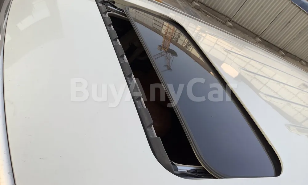Vehicle photo 5