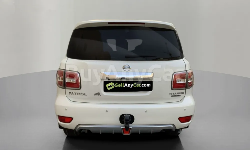 Vehicle photo 2