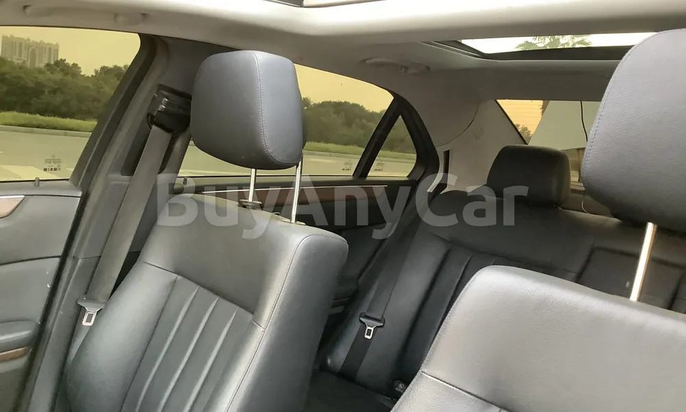 Vehicle photo 9