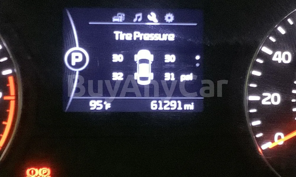 Vehicle photo 8