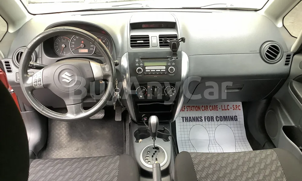 Vehicle photo 7