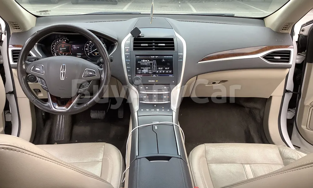 Vehicle photo 8