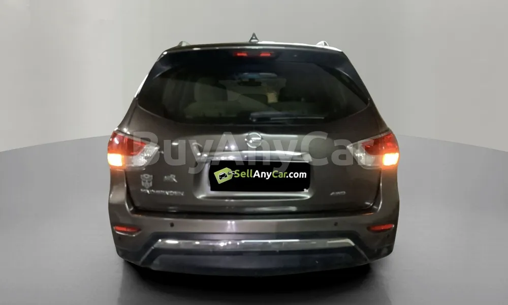 Vehicle photo 2