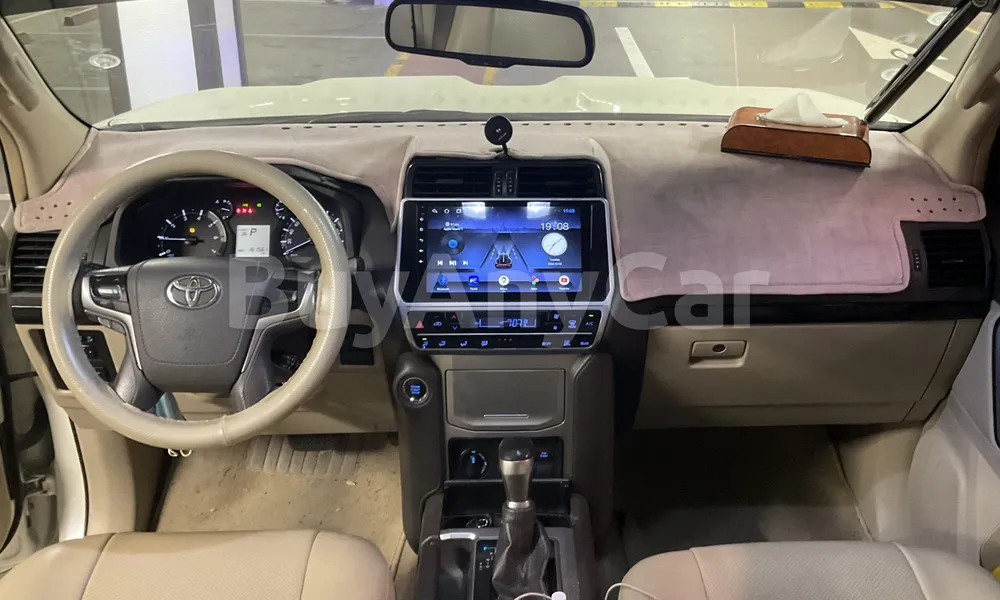 Vehicle photo 8