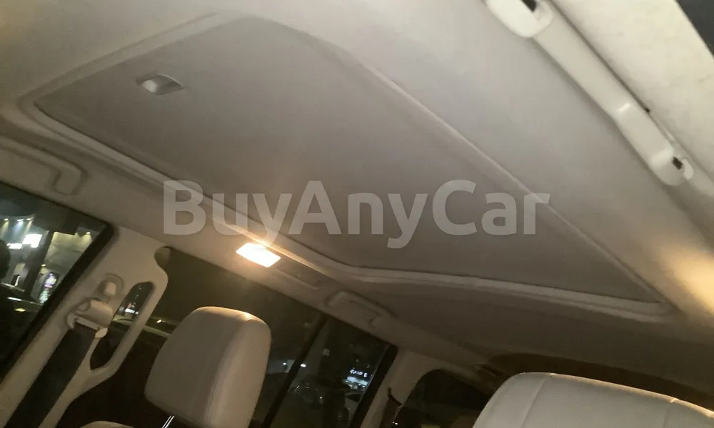 Vehicle photo 9