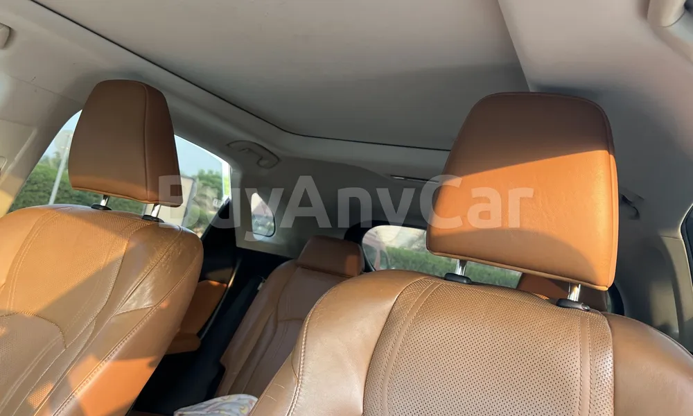 Vehicle photo 8