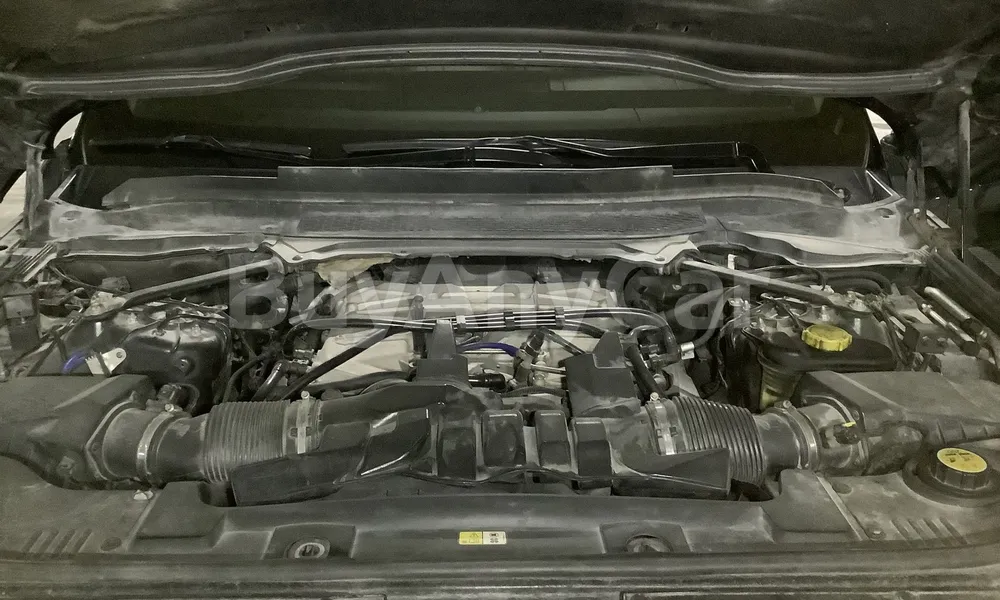 Vehicle photo 6