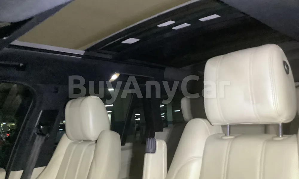 Vehicle photo 9