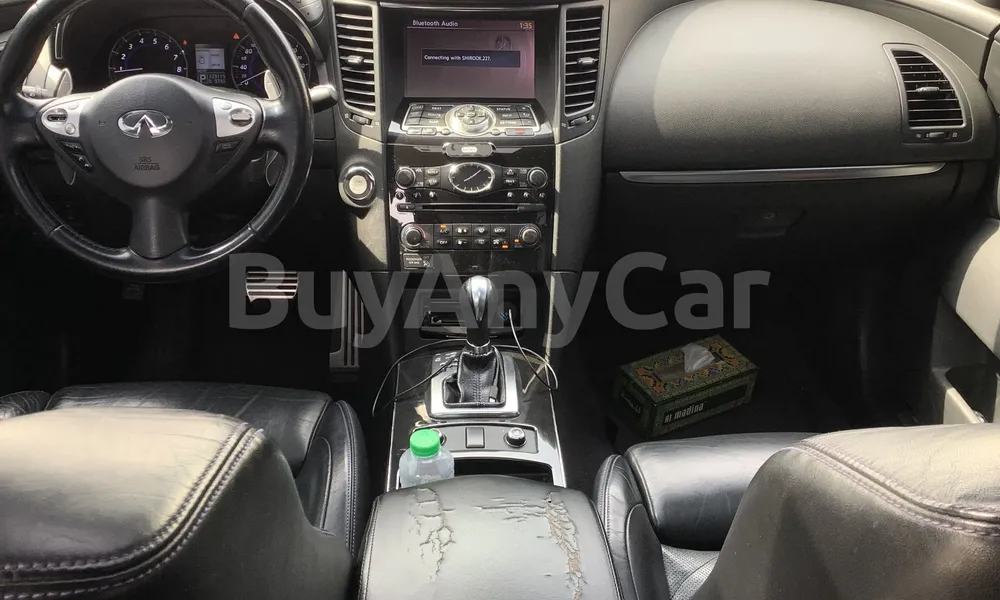 Vehicle photo 8