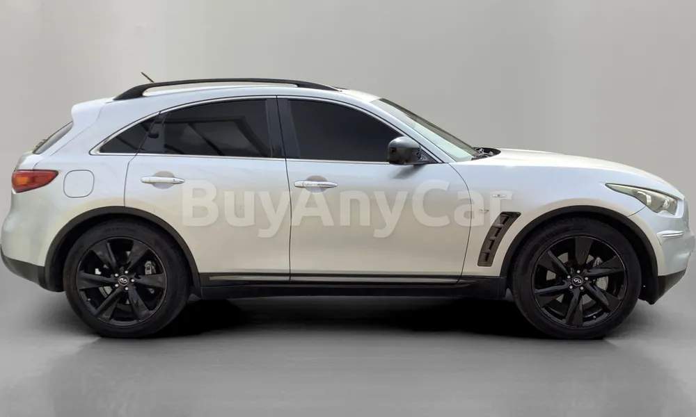 Vehicle photo 3