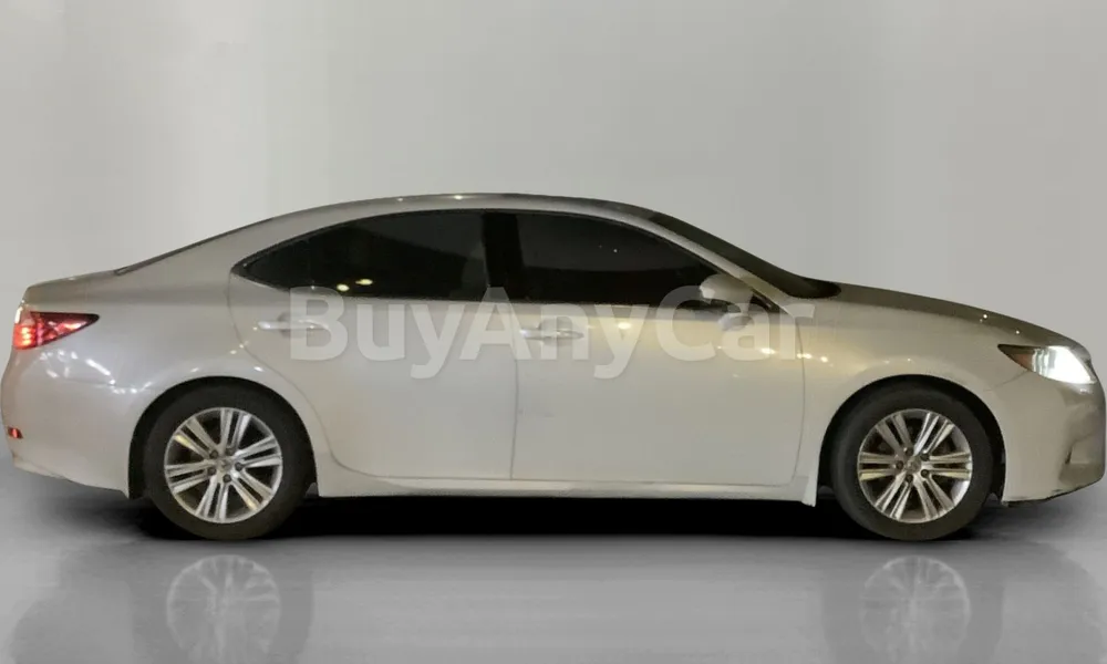 Vehicle photo 3