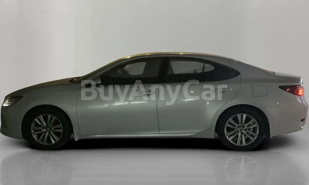 Vehicle photo 4