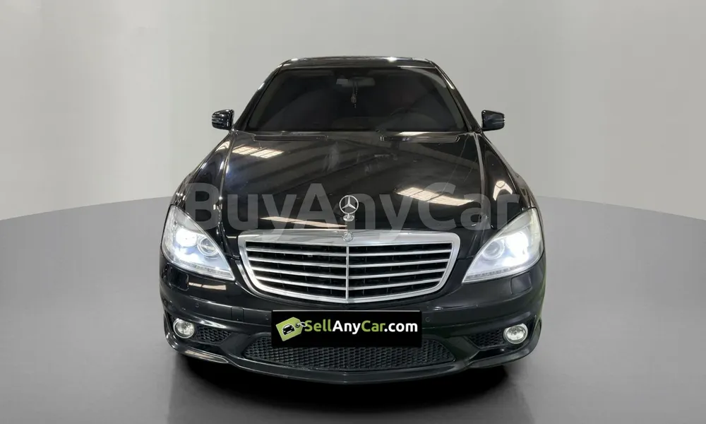 Vehicle photo 1