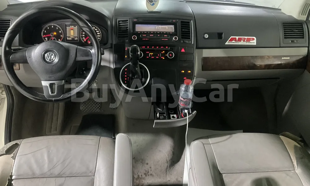 Vehicle photo 8