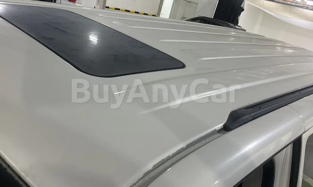 Vehicle photo 5