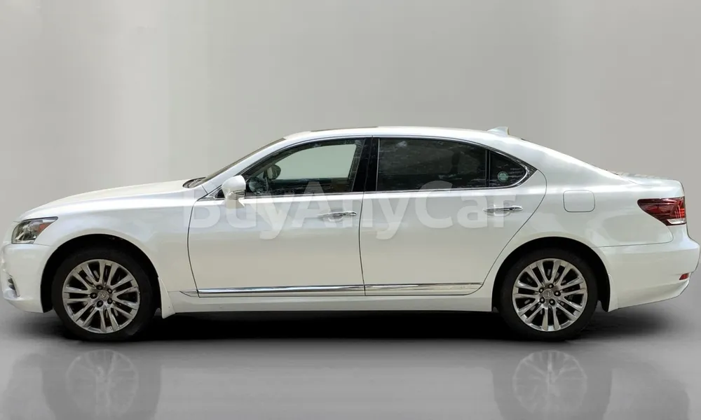 Vehicle photo 4