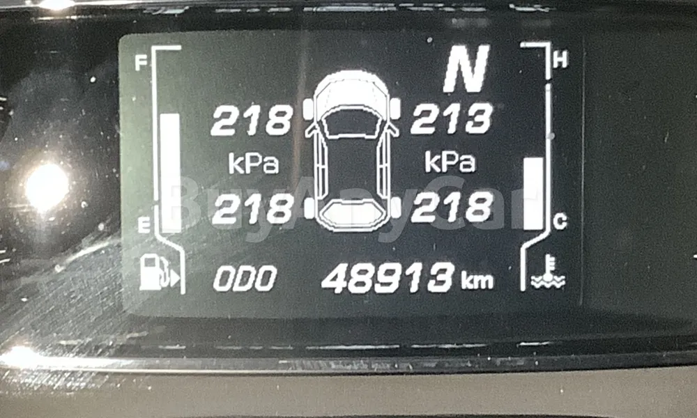 Vehicle photo 7