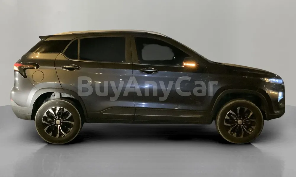 Vehicle photo 3
