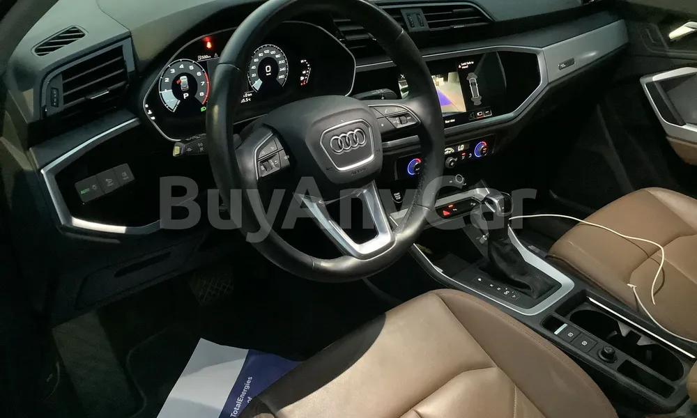 Vehicle photo 8