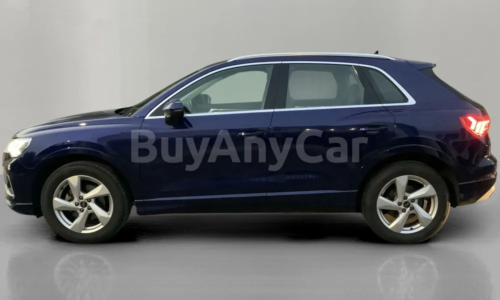 Vehicle photo 4