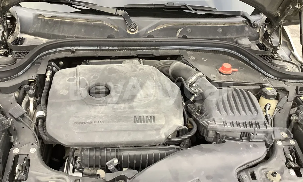 Vehicle photo 6