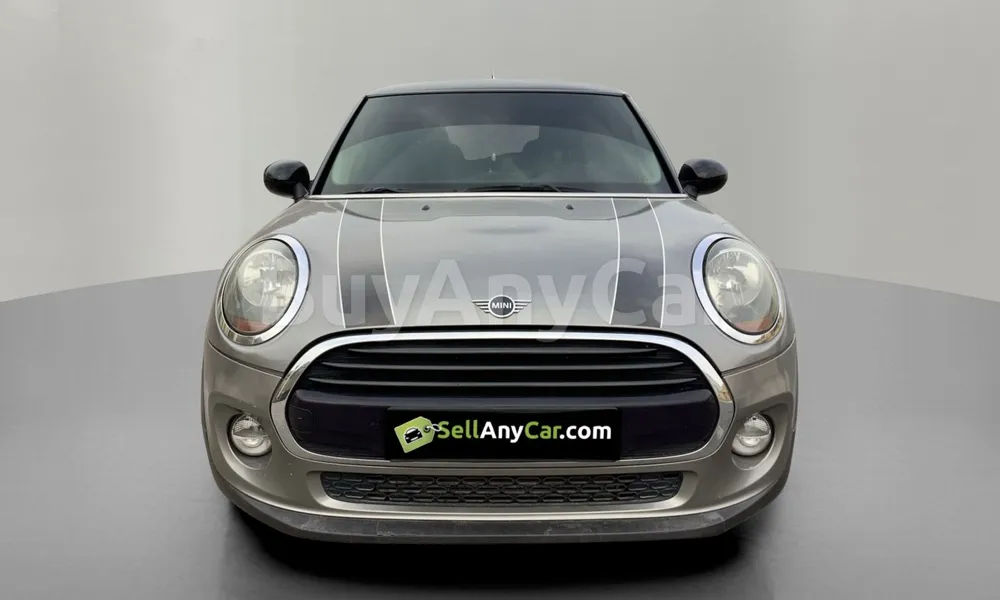 Vehicle photo 1