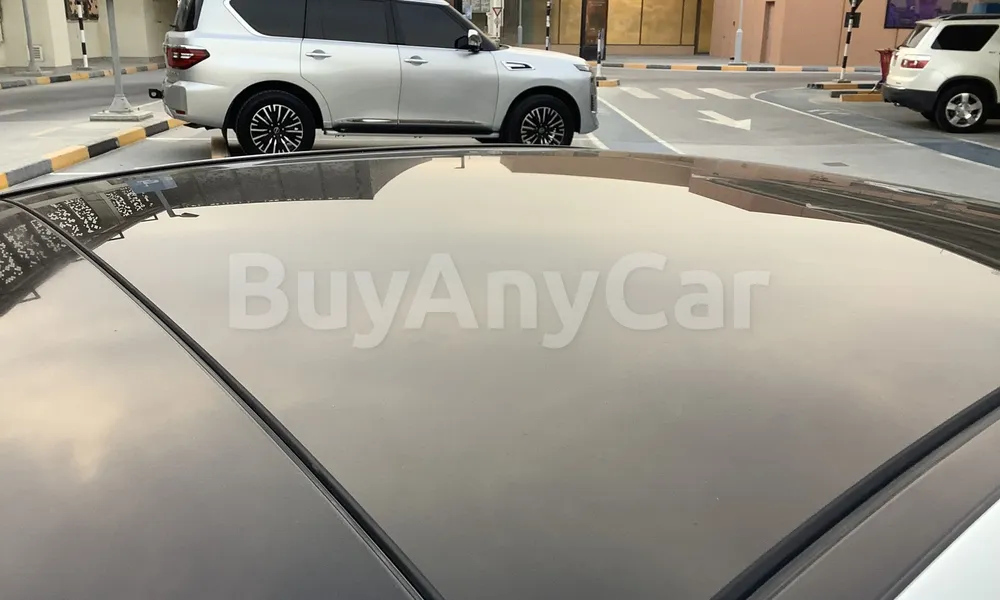 Vehicle photo 6