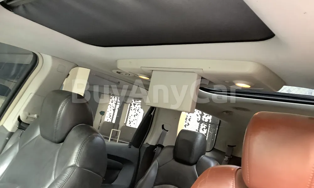 Vehicle photo 7