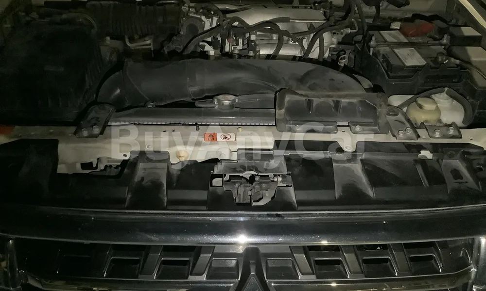 Vehicle photo 7