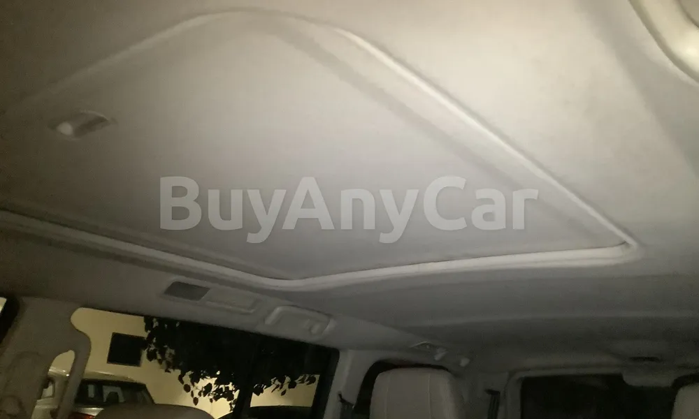 Vehicle photo 9