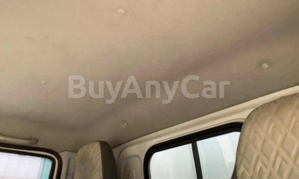 Vehicle photo 8