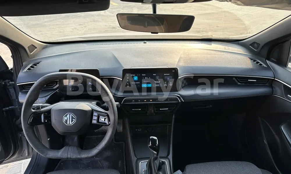 Vehicle photo 8