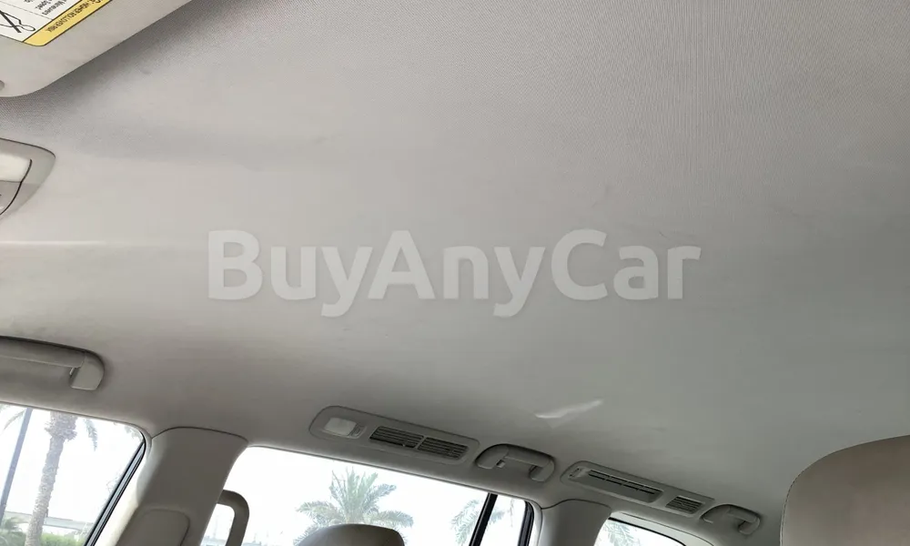 Vehicle photo 9