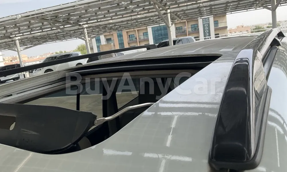 Vehicle photo 5